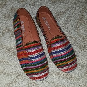 Multi-colored Teysha Handmade Flats